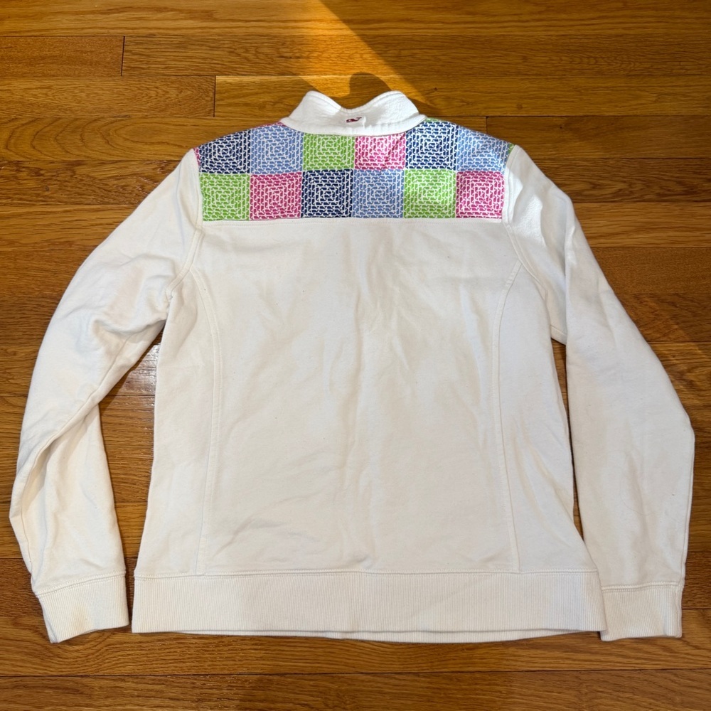 Vineyard Vines 1/4 Zip Pullover White with Colorful Whale Pattern - Size Medium - Picture 5 of 5
